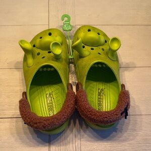 NWT Shrek Crocs Women’s Size 7